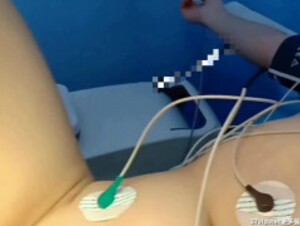 真实拍摄妇科手术色狼医生蹂躏患者胸部