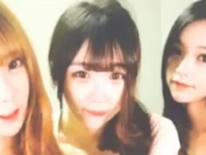 [好想淫韓國] 三位韓國妞粉紅奶頭視訊主播，這麼撩人的姿勢，忍不住都要尻起來了