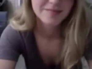 Awesome blonde webcam