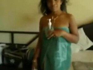 Sri Lankan Aunty undressed